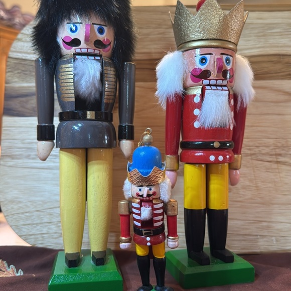 Enesco Other - 🐈⬛ 3 vintage Enesco nutcrackers